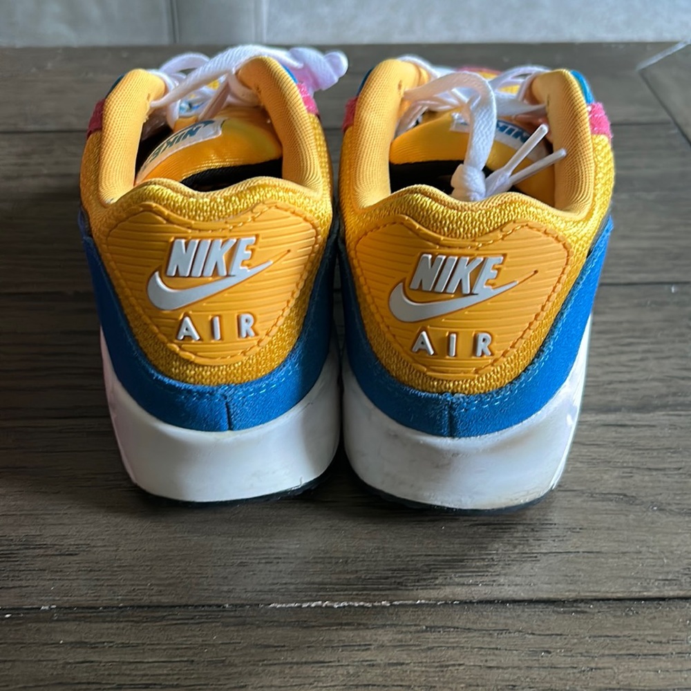 Nike Air Max 90 worn couple times